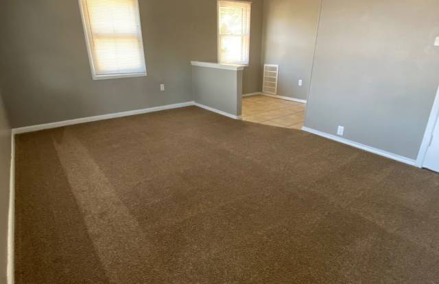 4580 S Juniper Gallery 4