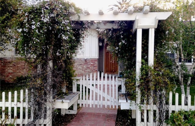 5640 Fallbrook Avenue - 5640 Fallbrook Avenue, Los Angeles, CA 91367