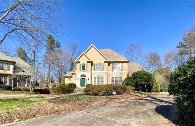 2660 Coachmans Circle Gallery 2