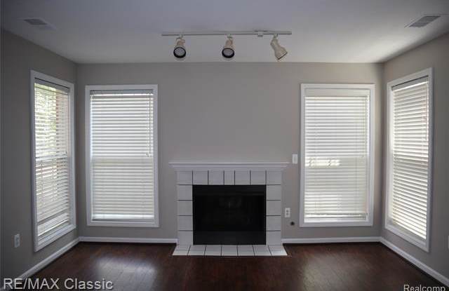 28231 Carlton Way Drive Gallery 3