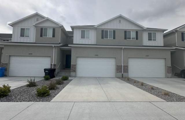 BEAUTIFUL 3-BEDROOM 2.5 BATH TOWNHOME FOR RENT photos photos