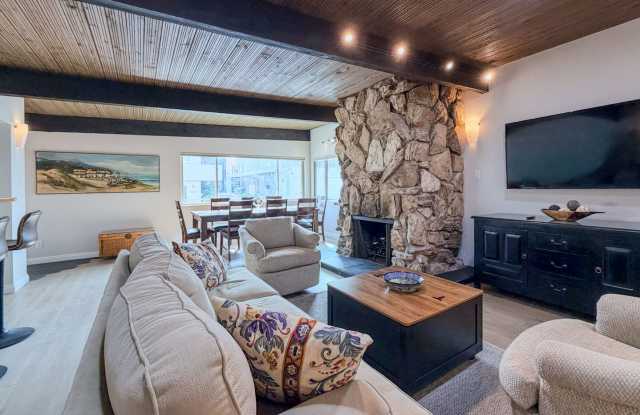 1327 Devon | The Sea Bum Sanctuary | Monthly Furnished Rental Gallery 4