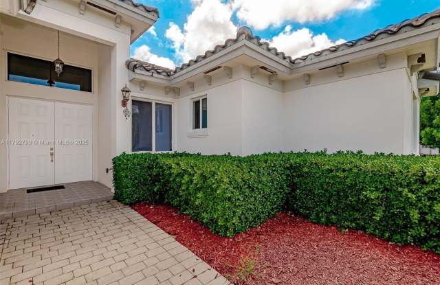9334 SW 173rd Ter photos photos