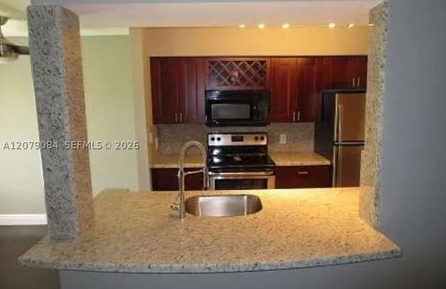 2405 NW 33rd St photos photos