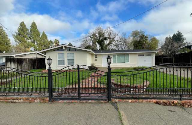 Beautiful 3 bedroom 2 bathroom home, updated kitchen  baths plus 1 car garage! photos photos