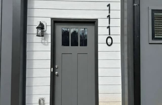 1110 Ivan Drive Gallery 2