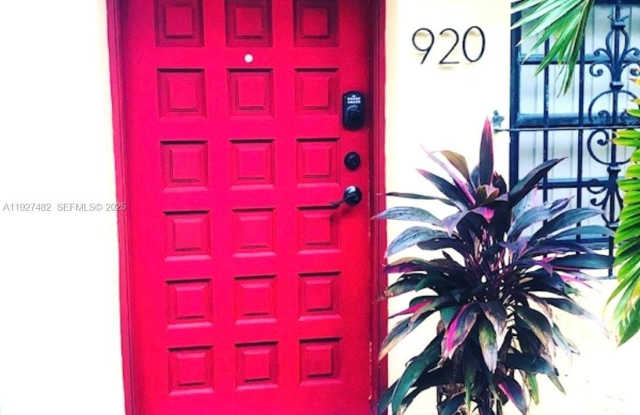 920 SW 7th Ave photos photos