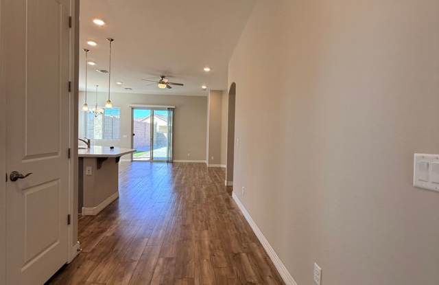 Stunning 3 Bedroom, 2 Bath home located in Granville Gallery 3