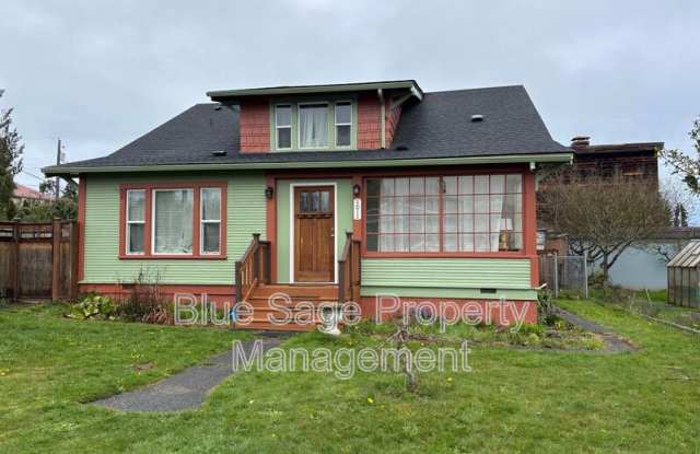 1011 W 11th St photos photos