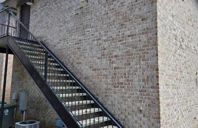 818 C Manci Avenue Gallery 1