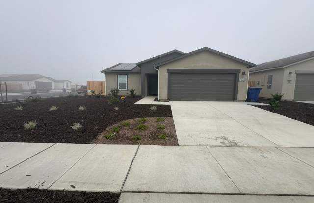 Newly built DR HORTON home Rent Ready! *Private Showing Only* - 2268 Samuel Street, Kings County, CA 93230