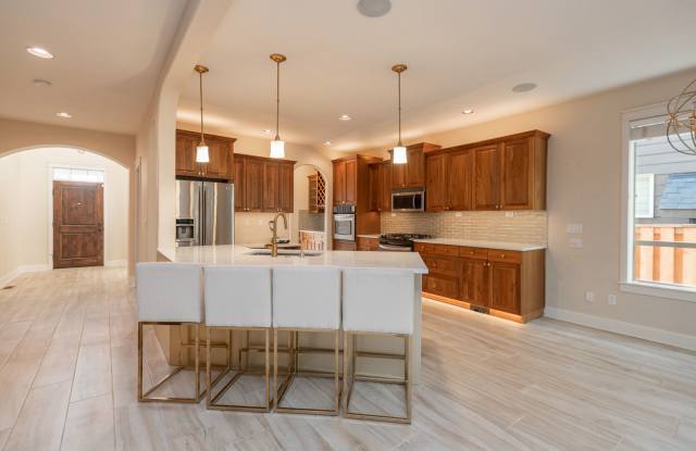 Sun Meadow Home 4 Bed + Bonus + Office + Hot Tub + Pool photos photos