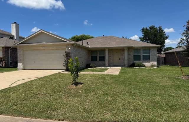 Nice 4 bedroom home in Forney photos photos