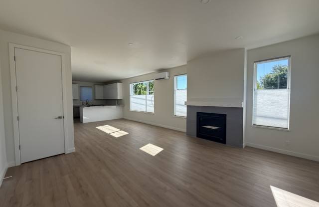 2212 Emerson Drive - 1 Gallery 2