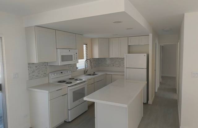 2bd 2ba in Waikiki – Available Now! photos photos