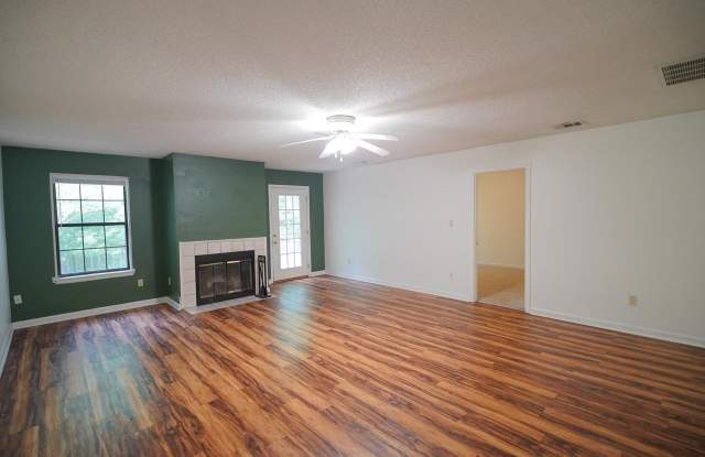 828 Ashlyn Forest Drive Gallery 3