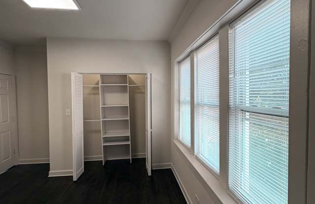 3547 W Dickens Ave photos photos
