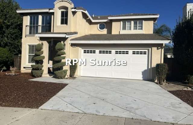 Spacious 5BR/2.5BA Home in Brentwood – Open Floor Plan, High Ceilings Gallery 1