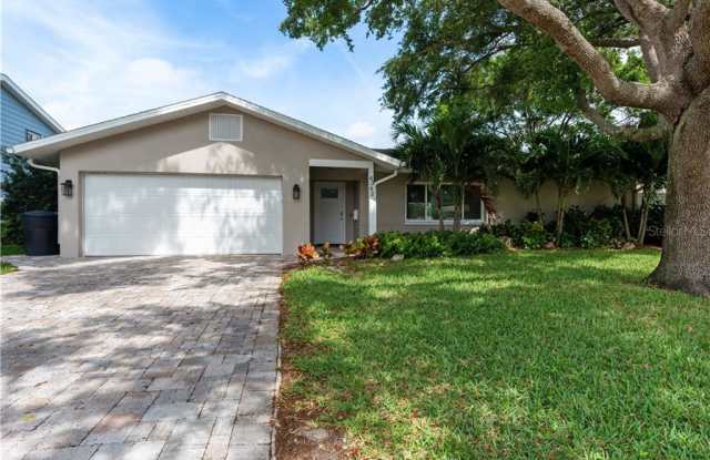 4342 14TH WAY E - 4342 14th Way Northeast, St. Petersburg, FL 33703