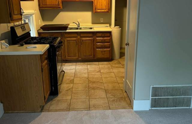 404 S Batavia Ave photos photos