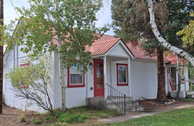 1 Bedroom Gunnison Rental Gallery 1