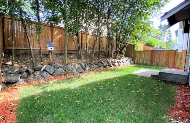 3 Bedroom Craftsman Home with Loft, Private Backyard & 2-Car Garage - Avail. NOW Gallery 3