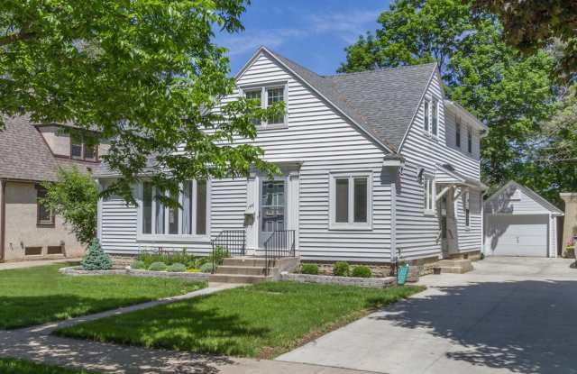 CANT MISS Updated 4 Bedroom Available Minutes from St.Marys! photos photos