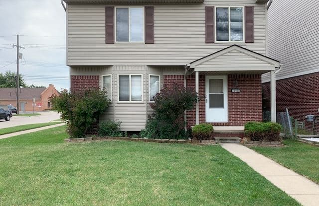 30405 Groveland St - 30405 Groveland Street, Madison Heights, MI 48071