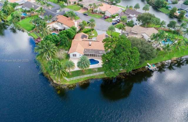 9881 SW 1st Ct photos photos