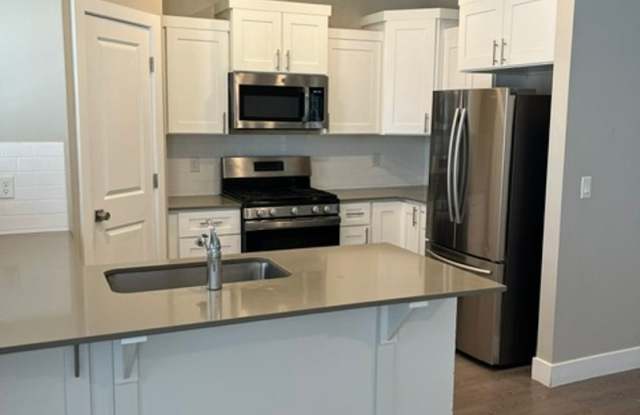 3 Bedroom 2.5 Home on The North End of Cedar City Gallery 3
