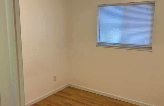 27032 Nanton Street Gallery 4