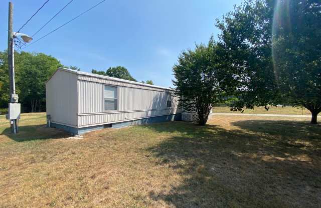 For Lease - 2 Bed, 1 Bath, 1000sqft, 0.5 acre yard, Carthage, TN photos photos