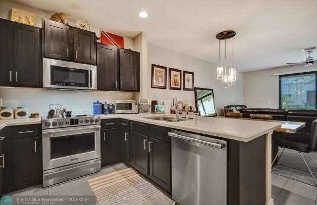 4228 N Dixie Hwy - 4228 North Dixie Highway, Oakland Park, FL 33334