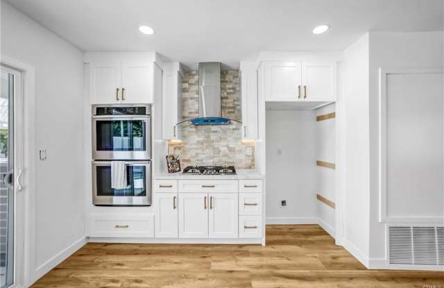 6119 Longridge Avenue photos photos
