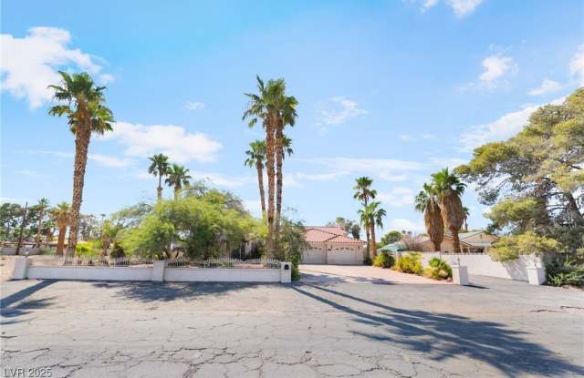 2835 El Camino Road photos photos
