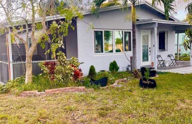 1015 NW 24th Ave photos photos