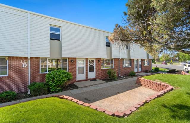 221 Chestnut - 221 Chestnut Street, Windsor, CO 80550