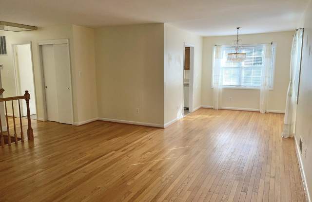 6837 RIDGEWAY DRIVE Gallery 2