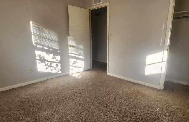 3 Bedroom / 1 Bath House Gallery 3