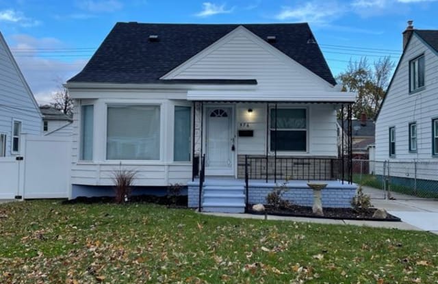 576 Capitol Ave - 576 Capitol Avenue, Lincoln Park, MI 48146