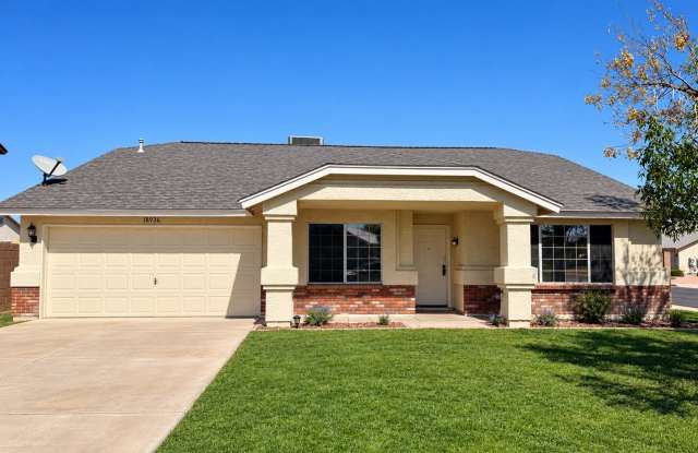 8936 West Tuckey Lane Gallery 1