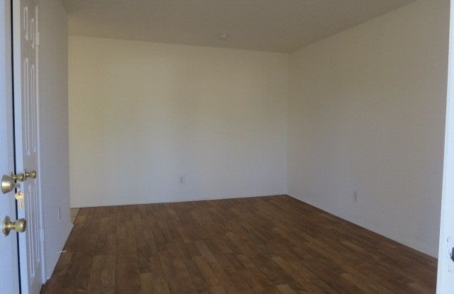 3107 Oak Gallery 3