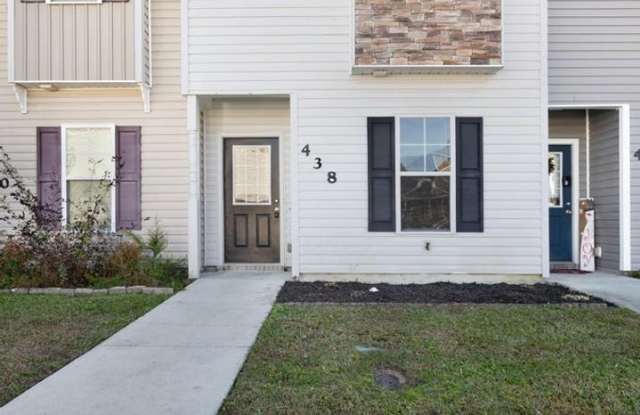Great Townhome! Carolina Forest! - 438 Caldwell Loop, Jacksonville, NC 28546