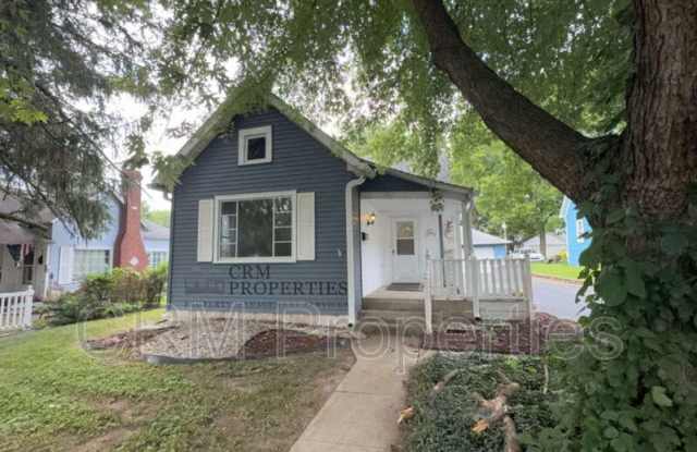 1041 S Webster St photos photos