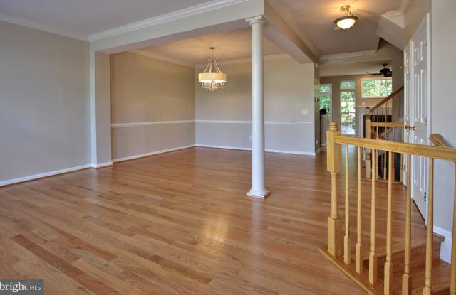 1321 REFUGE COURT Gallery 3