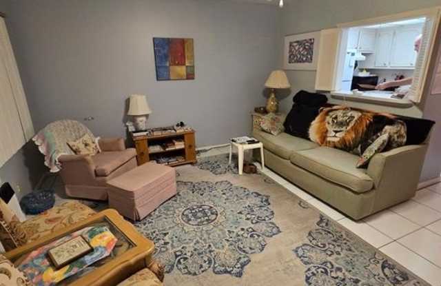 91 Upminster D photos photos