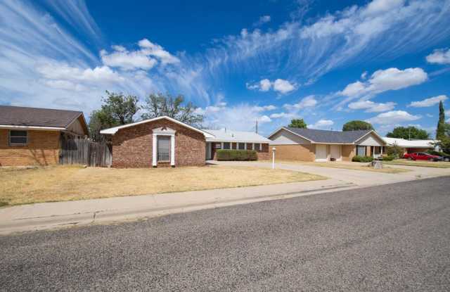 3719 Amherst Gallery 1
