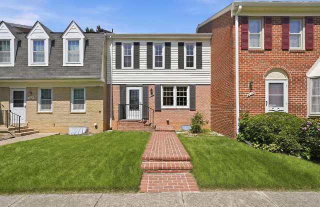 Beautifully Updated Townhome in Burke Station Square photos photos