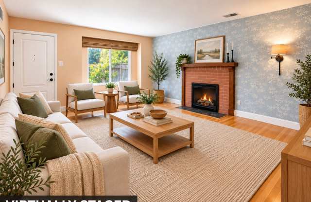 Gorgeous 3 Bedroom 2 Bath Home with Spectacular Curb Appeal! Gallery 4