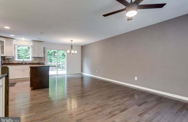 7253 LINDEN TREE LANE Gallery 4